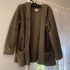 Army green teddy jacket. Good condition. With hoodie and pockets!